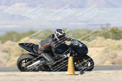 media/Dec-04-2025-Racers Edge (Thu) [[5ebc9f124d]]/3-B Group/5-Session 2 Turn 2 inside Speed Pans/